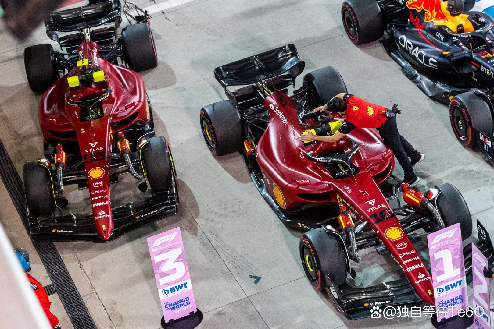 法拉利碾压索伯车队，塞恩斯惊艳四座