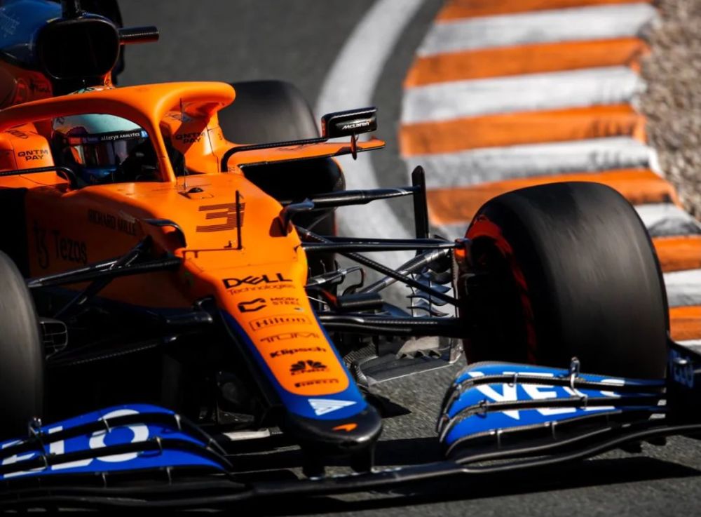 雷诺车队绝杀威廉姆斯，佩雷兹惊艳四座