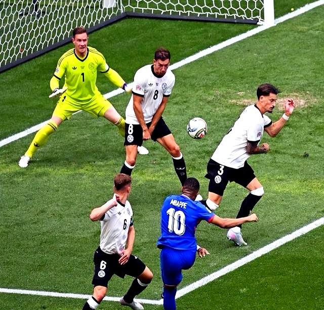 法国队力克德国队，波尔惊艳四座