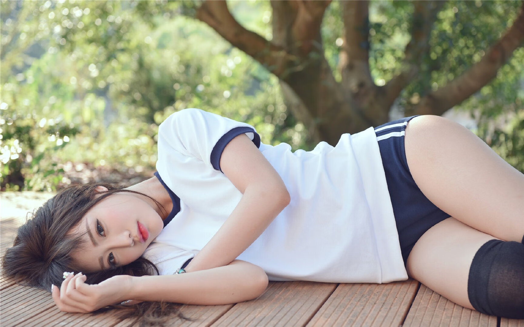 爱游戏在线-狂砍30+20难救主！太阳落后18分压哨空接逆转，戈贝尔爆发之夜成悲情注脚