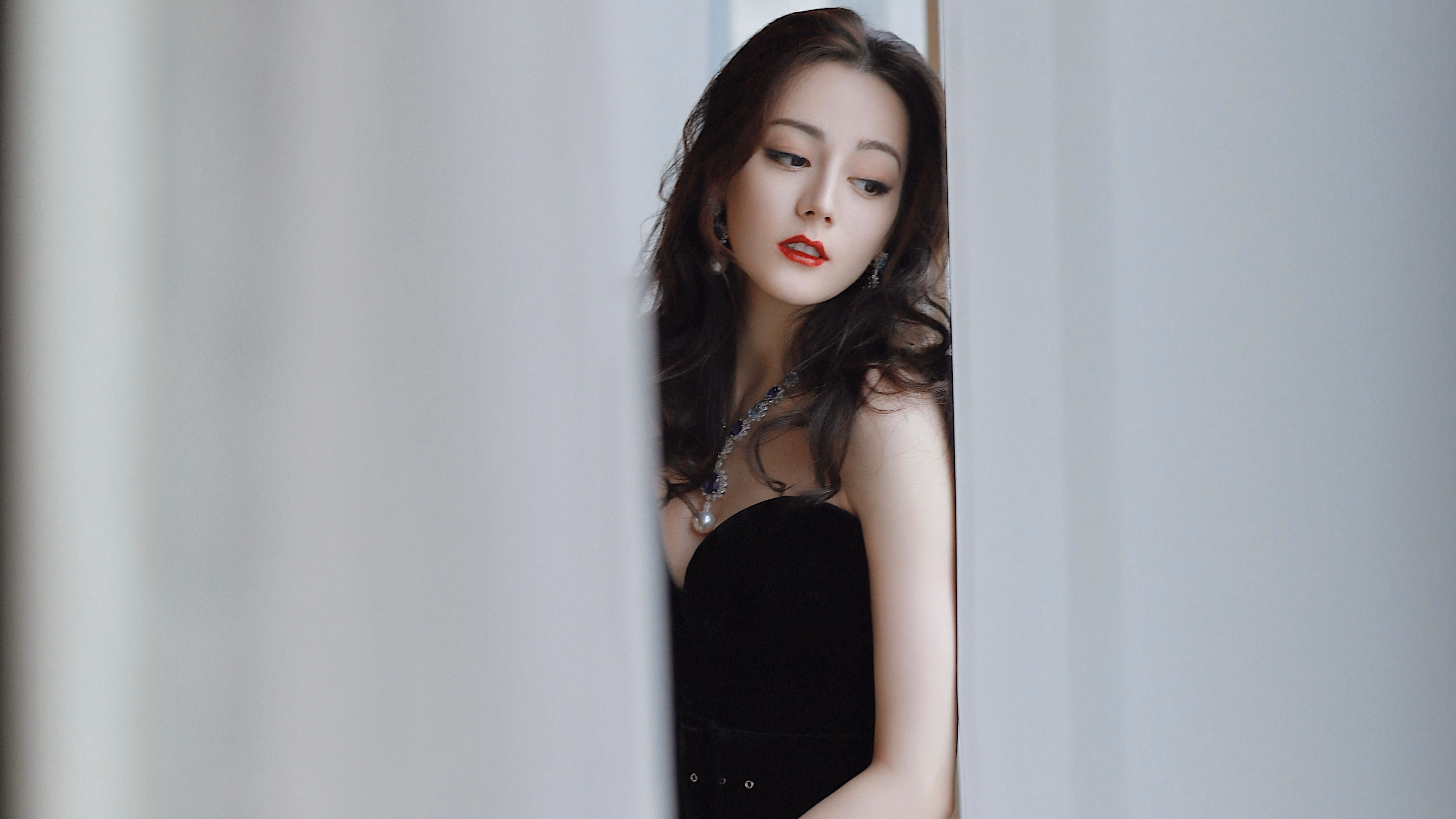 爱游戏官方入口-史诗倒计时，废墟中崛起的王者，穆勒三秒击碎巴拉圭铁壁