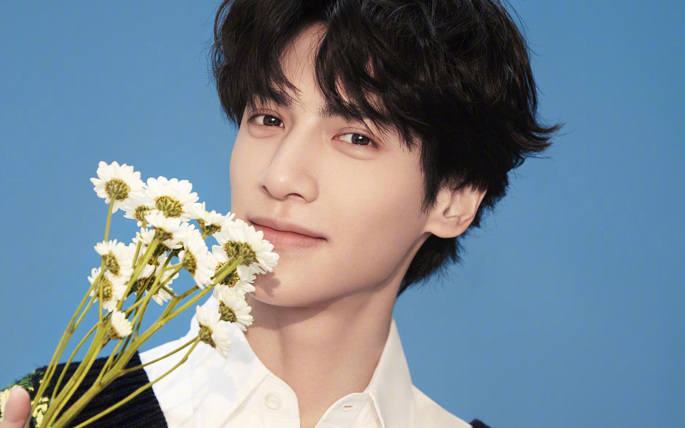 统治时刻,英格兰足球横扫卡塔尔与库尔图瓦的抢七式传奇