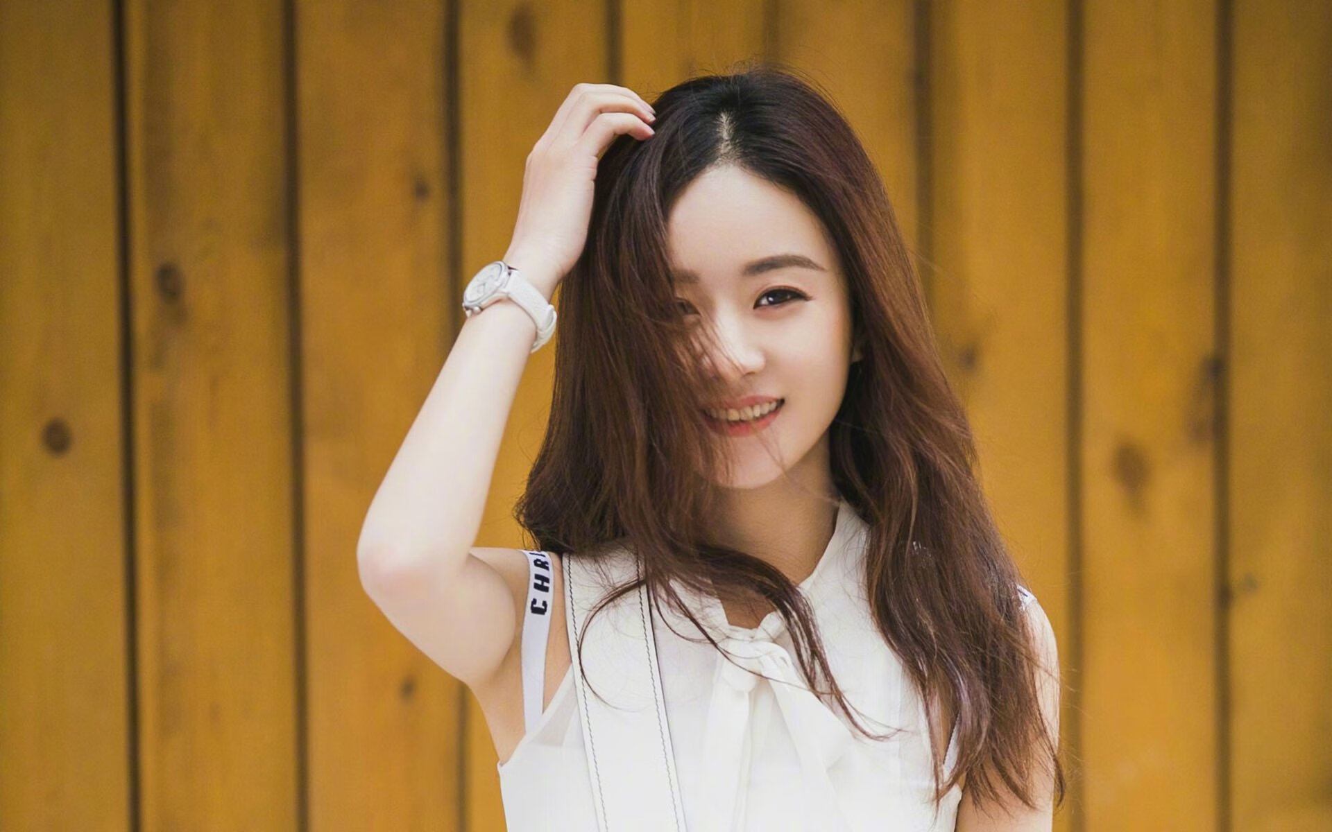 爱游戏APP-伊布魔笛吹散黄潜防线，乌克兰国家队在西甲主场演绎东欧风暴