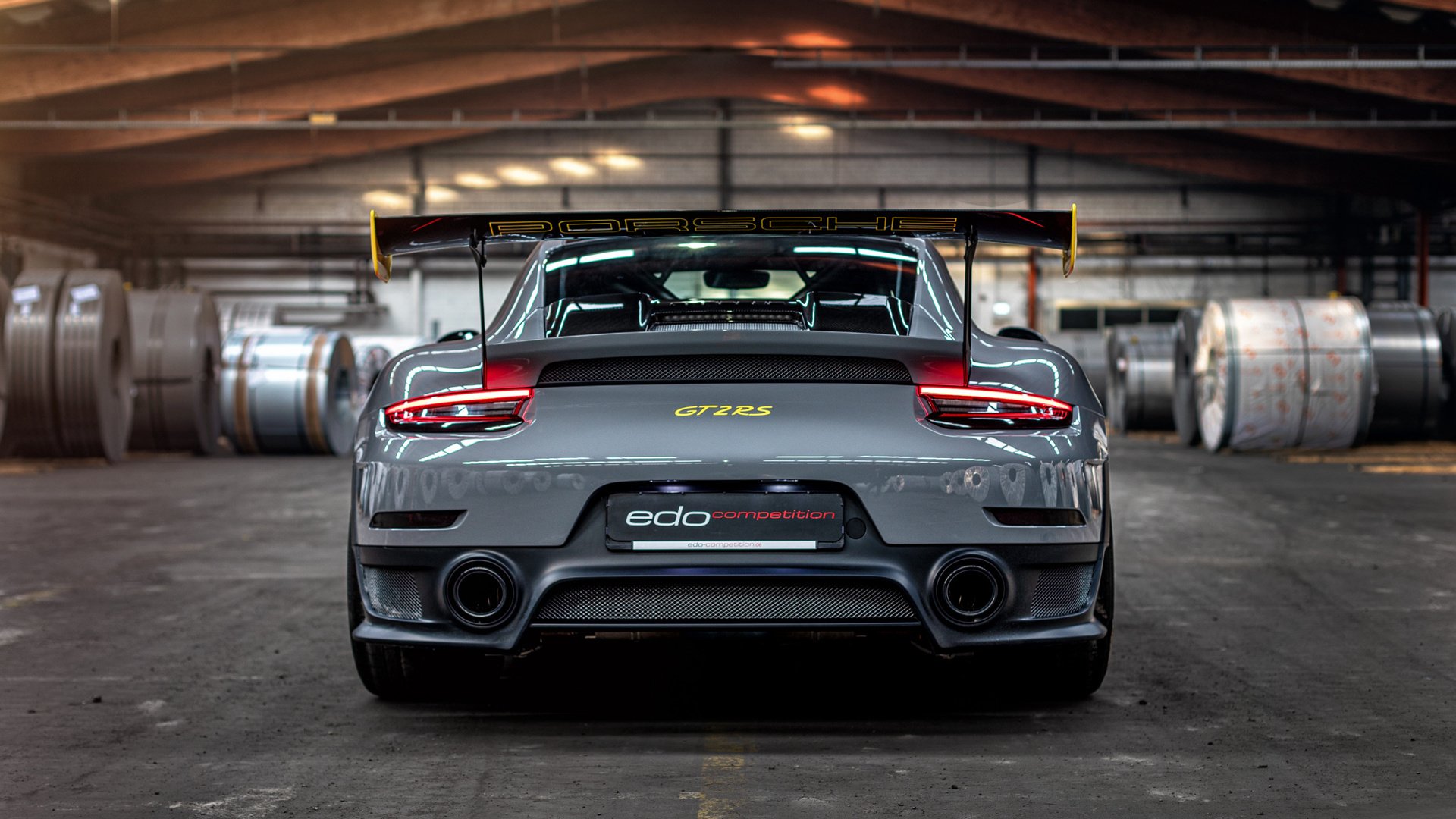 伊布魔笛吹散黄潜防线，乌克兰国家队在西甲主场演绎东欧风暴