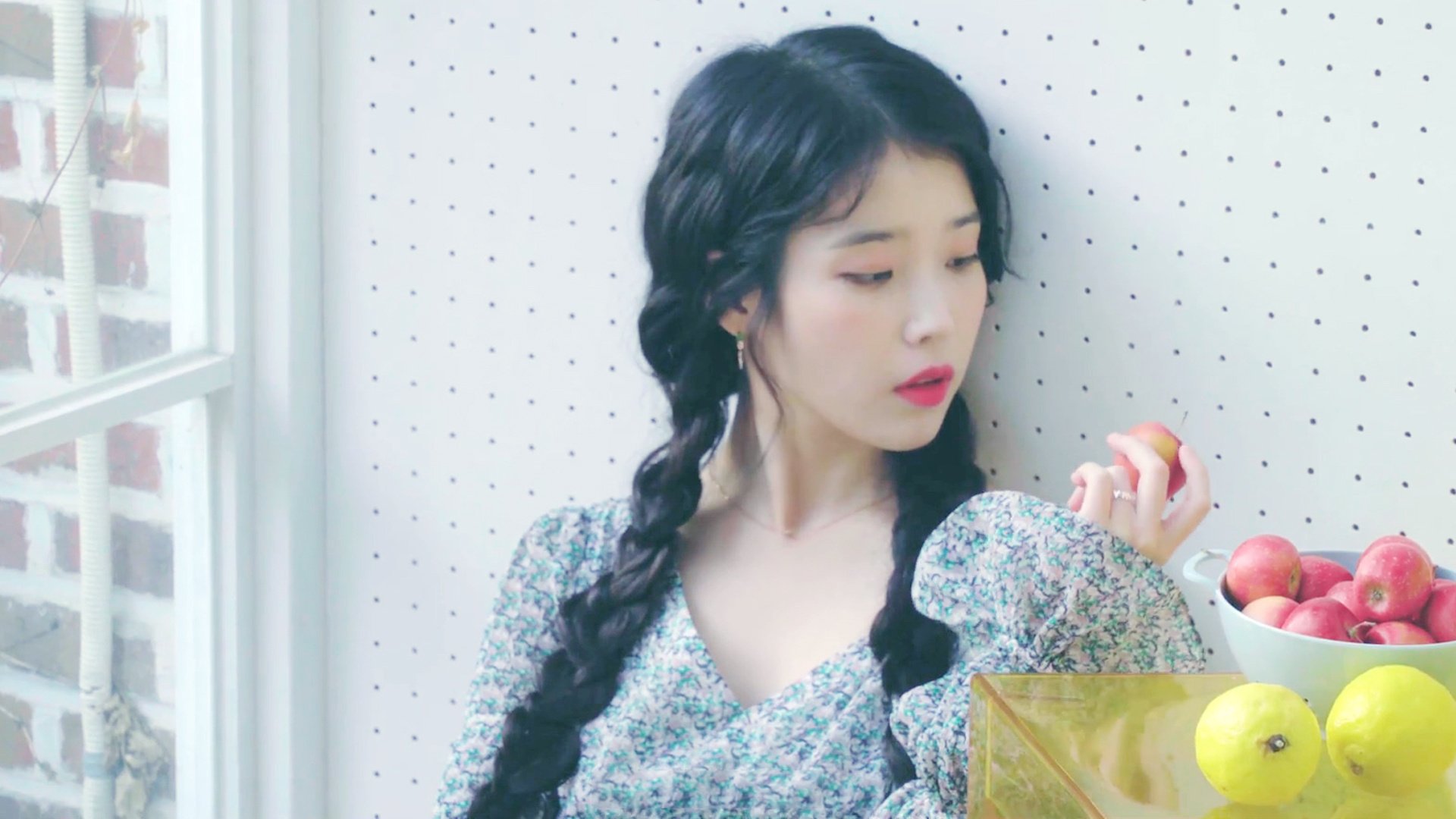 爱游戏在线-南北对决与个人舞台，足球多维度的胜利密码