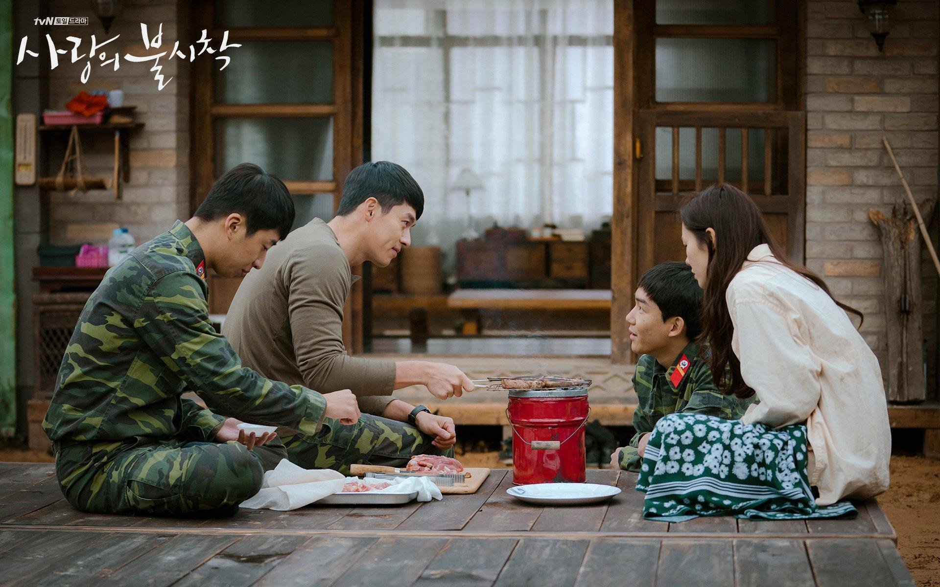 爱游戏大厅-莱万双响炮难掩失落，摩洛哥压哨绝杀威尔士点燃足球之夜